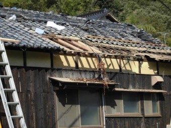 岡山市東区 瓦葺き替え 雨漏り修理 大工工事