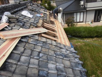 岡山市東区 瓦葺き替え 雨漏り修理 大工工事