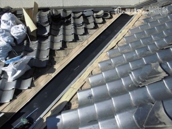 岡山市北区 雨漏り修理 谷板金取り替え工事