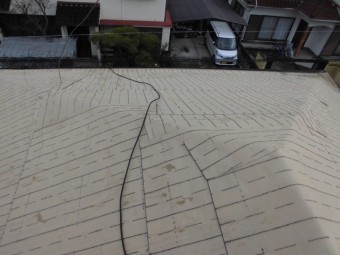 岡山市南区 下葺き材の防水紙ルーフィング施工です。