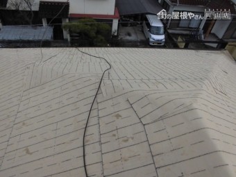 岡山市南区 下葺き材の防水紙ルーフィング施工です。