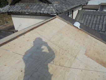岡山市中区 屋根の下地板の補強工事