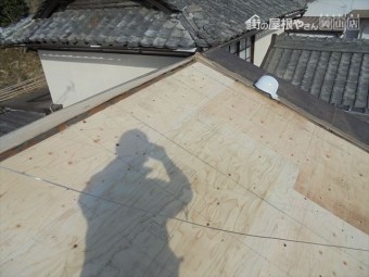 岡山市中区 屋根の下地板の補強工事