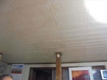 岡山市中区で屋根雨漏り修理 天井雨漏り跡