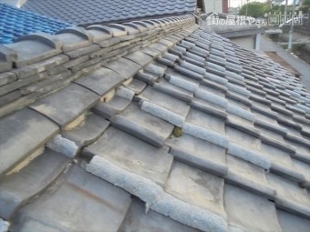 岡山市中区で屋根雨漏り修理 平瓦のズレが激しいです