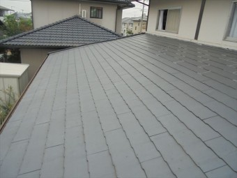 玉野市 屋根工事 カバー工法 ガルバリウム鋼板の縦葺き