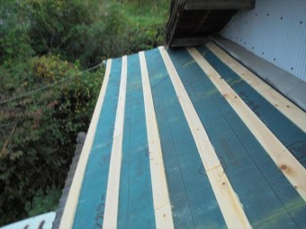 美咲町 屋根リフォーム ガルバリウム鋼板縦葺き