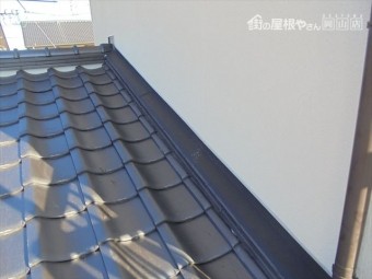 岡山市北区 屋根瓦葺き替え 雨押え板金工事