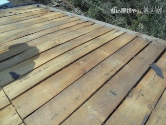 津山市で雨漏り修理 下葺き材の状態