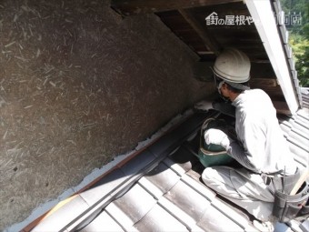 岡山県久米南町 屋根工事 屋根リフォーム 際熨斗施工 入母屋側
