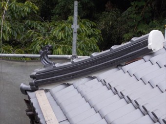 岡山県久米南町 屋根工事 屋根リフォーム 隅棟完工