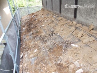 岡山県久米南町 屋根工事 屋根リフォーム 1階瓦撤去