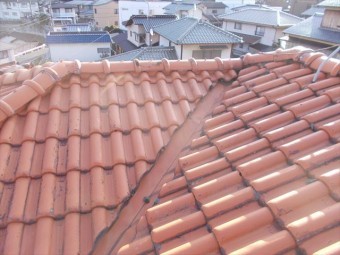 早島町で雨漏り修理 谷板金入れ換え