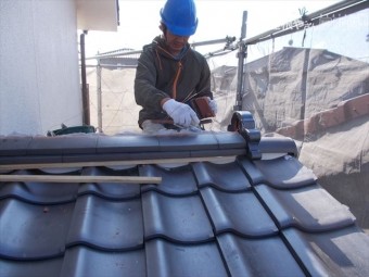 岡山市北区 屋根瓦葺き替え工事 棟施工