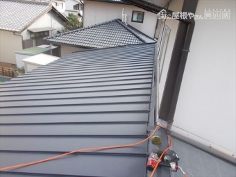 玉野市 屋根工事 カバー工法