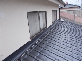 岡山市北区 屋根瓦葺き替え 雨押え板金工事
