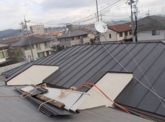 岡山市中区 一棟2階葺き終わりました。