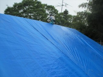 岡山県久米南町 屋根工事 雨漏り修理 ブルーシート張り