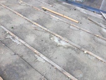 岡山市南区 屋根工事 屋根葺き替え工事 防水紙雨漏り跡