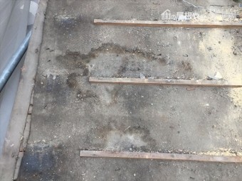 岡山市南区 屋根工事 雨漏り修理 瓦撤去 雨漏りあと多数あります