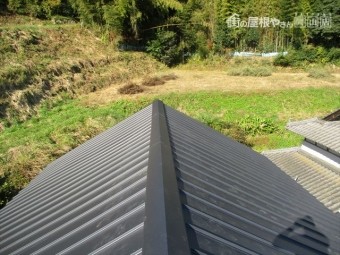 岡山県美咲町 屋根工事 ガルバリウム鋼板の屋根