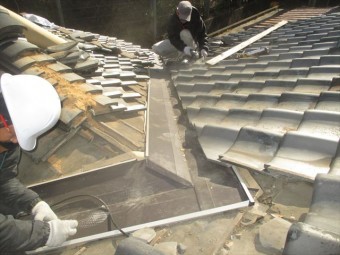 岡山市北区 ガルバリウム鋼板の谷板金取付け