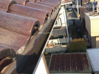 岡山市南区で2階の雨どいの点検