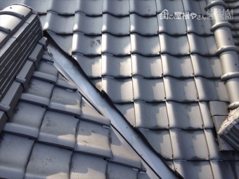 玉野市 雨漏り修理 捲れた瓦をズレ止め