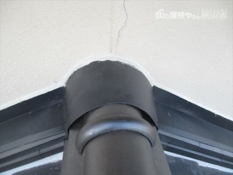 備前市 棟の雨押え板金仕舞がが綺麗に出来ています