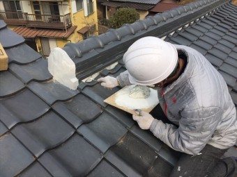 玉野市で屋根修繕 三日月漆喰入れ替え工事