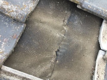 新見市 屋根瓦の下葺き材です。