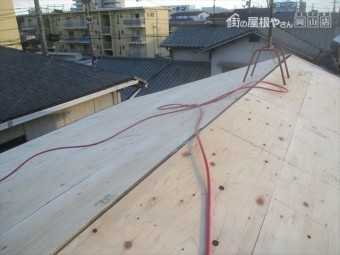 岡山市北区 屋根瓦葺き替え工事 瓦撤去