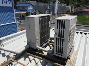 岡山市東区 折半の屋根から雨漏り