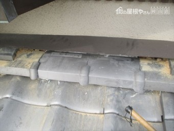 岡山市北区 壁際の熨斗の施工中です。