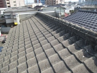 岡山市南区 屋根葺き替え セメント瓦 工事前