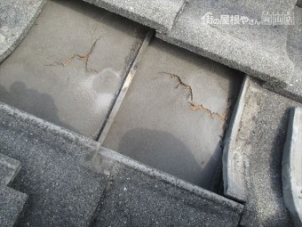 岡山市南区 屋根葺き替え セメント瓦 防水紙(ルーフィング)劣化