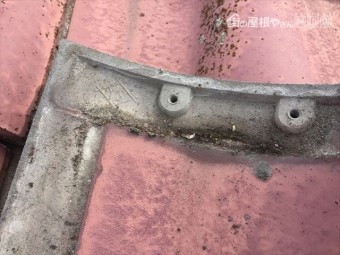 岡山市南区 屋根葺き替え工事する前の雨水が入った後です。