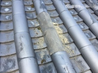 岡山市北区で蔵の屋根の割れ瓦差し替え工事
