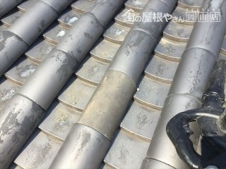 岡山市北区で蔵の屋根の割れ瓦差し替え工事