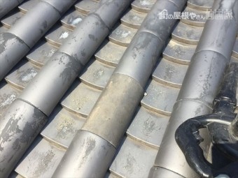 岡山市北区で蔵の屋根の割れ瓦差し替え工事