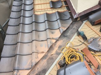 岡山市南区 屋根工事 雨漏り修理 谷瓦カット