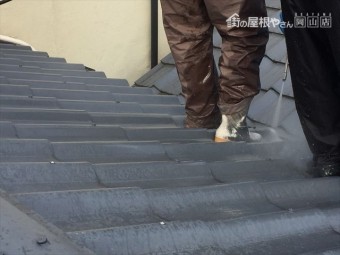 岡山市中区 屋根塗装工事 水洗いです