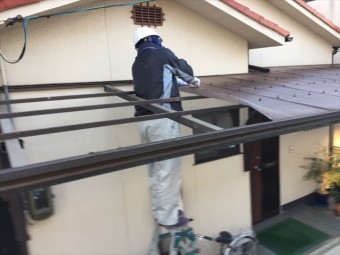 岡山市北区 波板剥がし 養生足場を建てるために