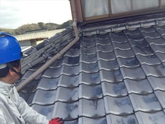 赤磐市 屋根に上がり点検