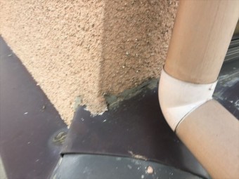 赤磐市 板金の周りににコーキングあと