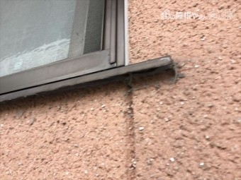 赤磐市 サッシ廻りにコーキングあと