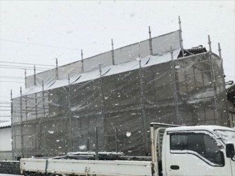 津山市 棟積み直し 養生足場