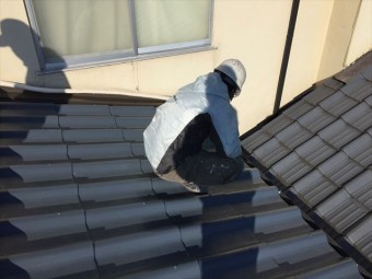 岡山市中区 屋根塗装工事 中塗り・上塗り