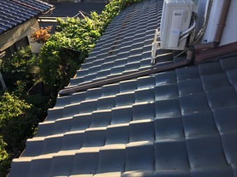岡山市南区 鼠色の陶器瓦