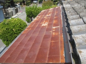 赤磐市 屋根修理 調査依頼 玄関ポーチ赤錆